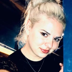 Meet your Posher, Carly